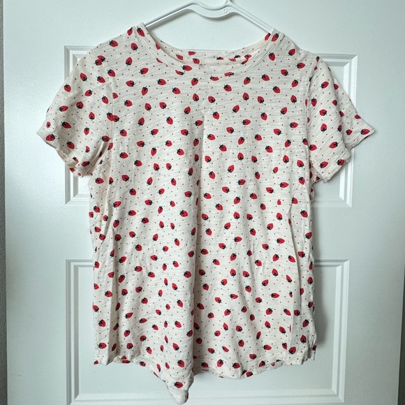 Old Navy Everywhere Strawberry Print Tshirt 
Size Small - Picture 1 of 8